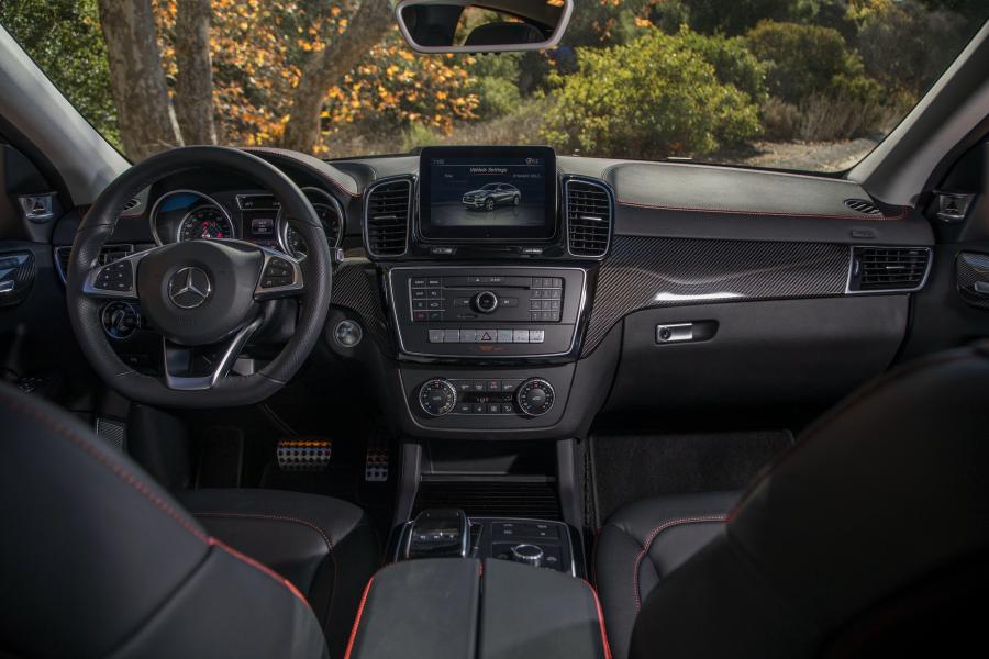 Торпедо Mercedes-AMG GLE43 4Matic Coupe 2016 года  (NA) (фото 14 из 21)